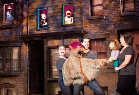 AVENUE Q9